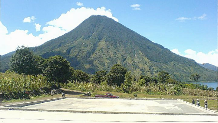 lake-atitlan-volcano-720